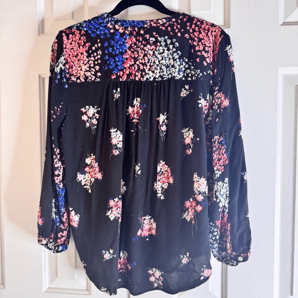 Lucky Brand Navy Floral Blouse Size L - Picture 2 of 5